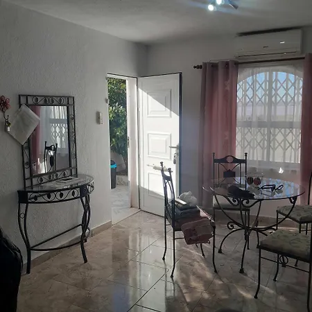 Waterfront Laguna Rosa * تورّيفيِخا