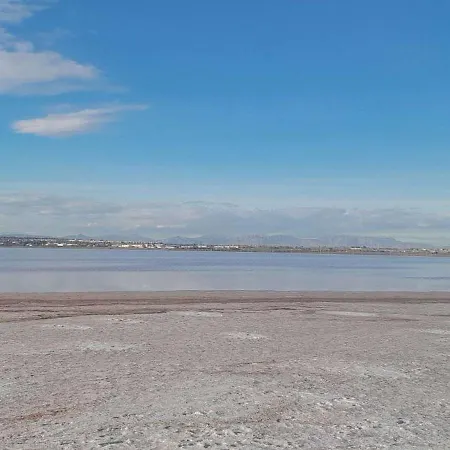 Waterfront Laguna Rosa تورّيفيِخا